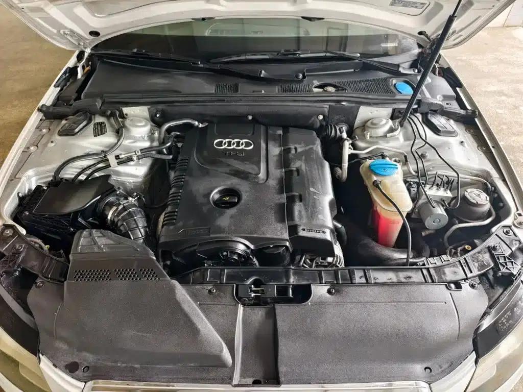 Audi A4L 2010 2.0 TFSI Standard Edition — миниатюра 11