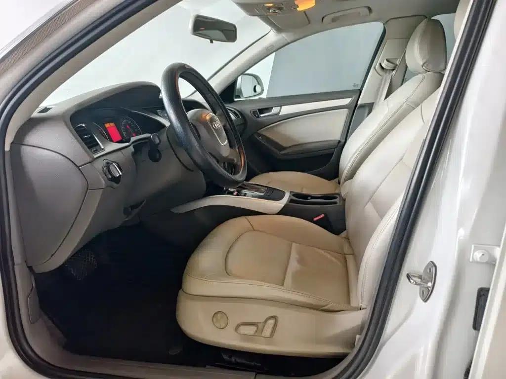 Audi A4L 2010 2.0 TFSI Standard Edition — миниатюра 9