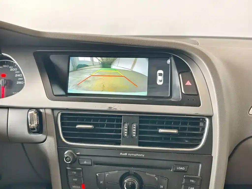 Audi A4L 2010 2.0 TFSI Standard Edition — миниатюра 10