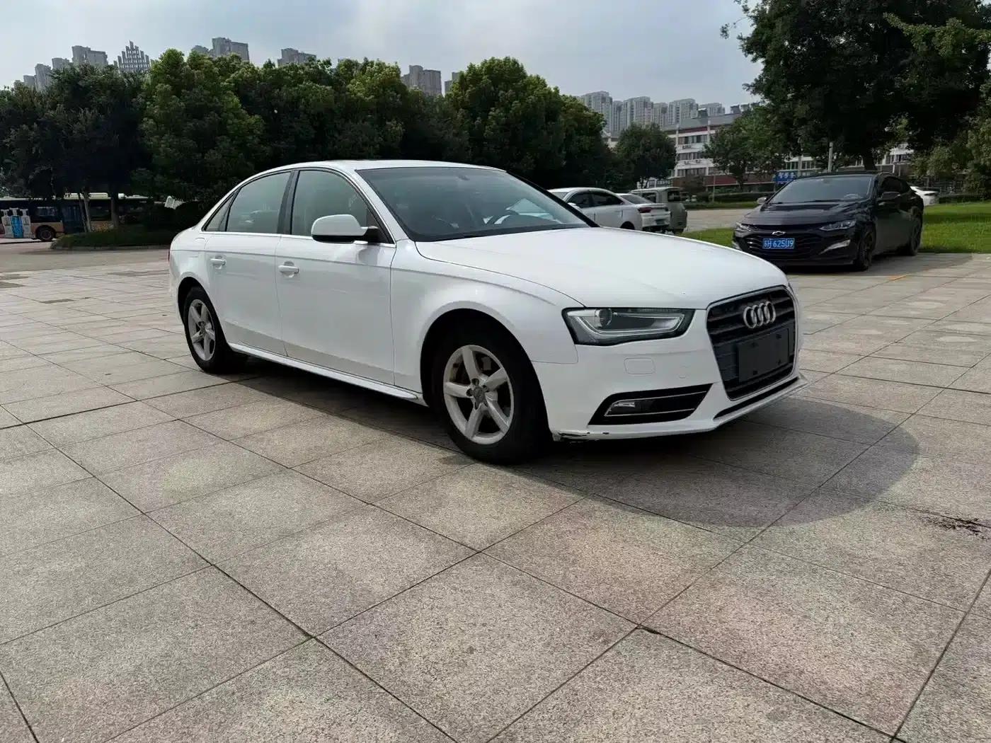 Audi A4L 2015 30 TFSI Automatic Comfort — миниатюра 1