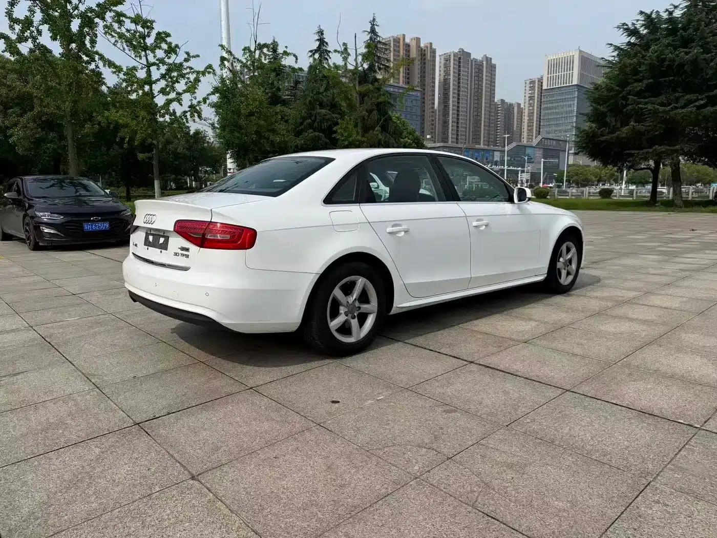 Audi A4L 2015 30 TFSI Automatic Comfort — миниатюра 7