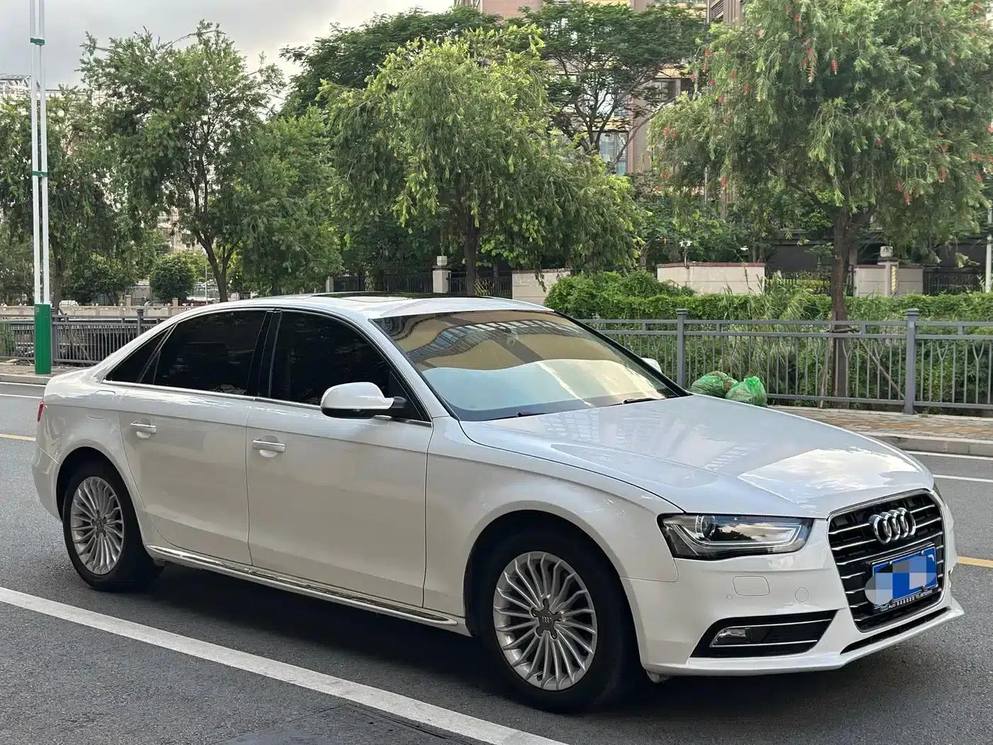 Audi A4L 2016 35 TFSI Classic Edition Automatic Standard Model — миниатюра 3