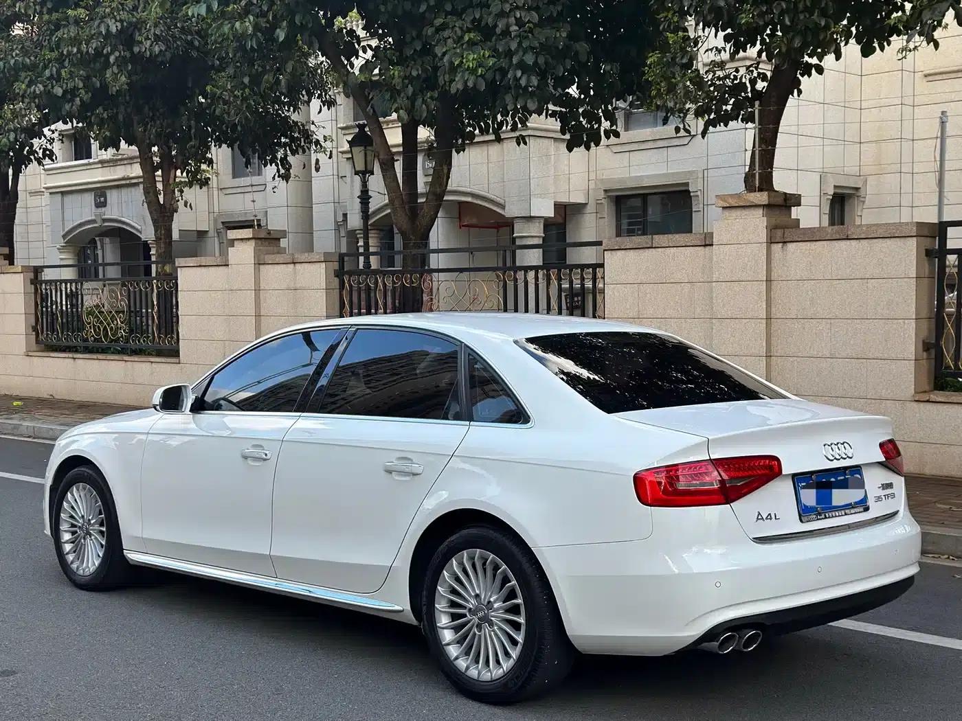 Audi A4L 2016 35 TFSI Classic Edition Automatic Standard Model — миниатюра 9