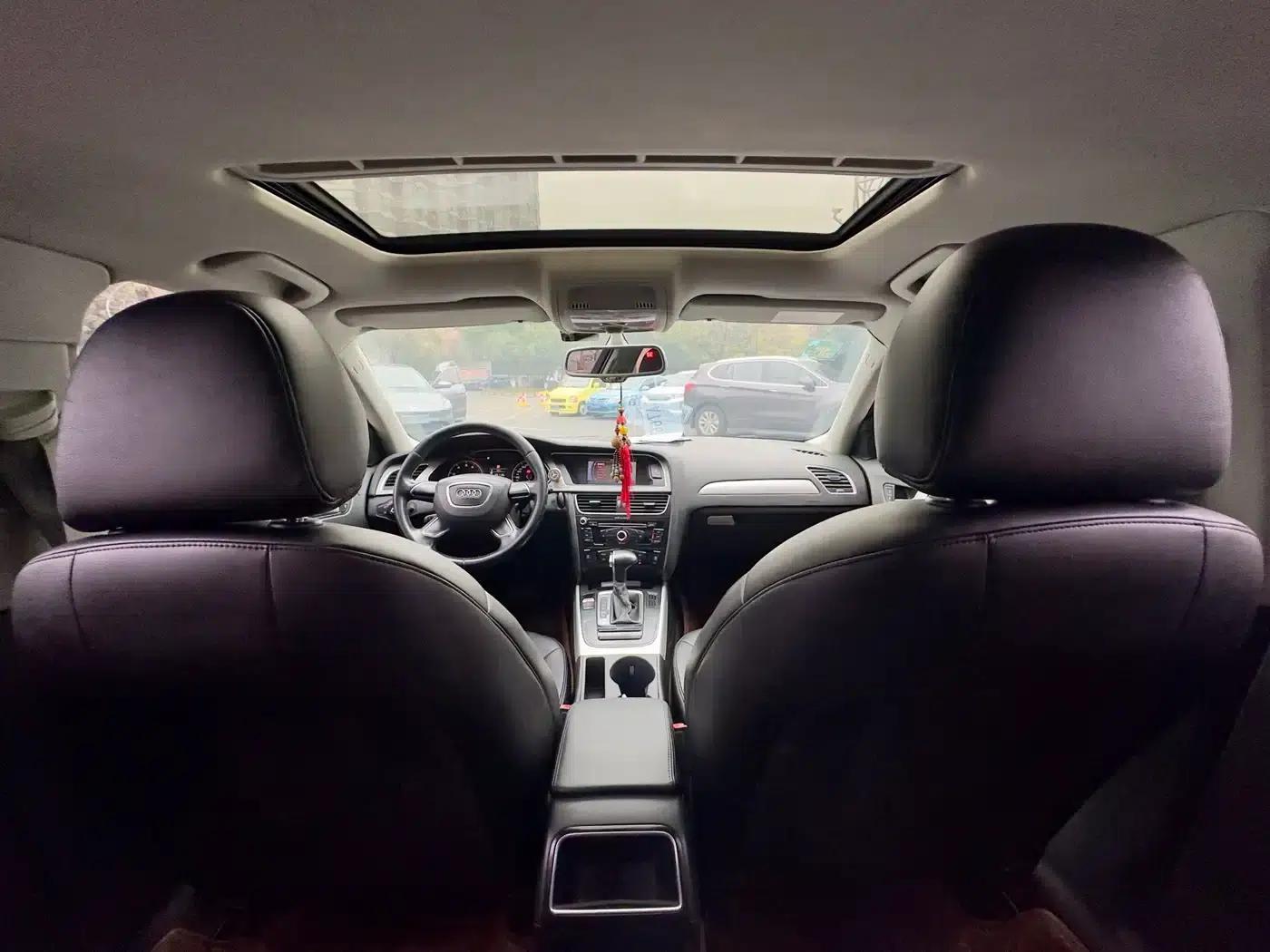 Audi A4L 2016 30 TFSI Classic Edition Automatic Comfort Model — миниатюра 5
