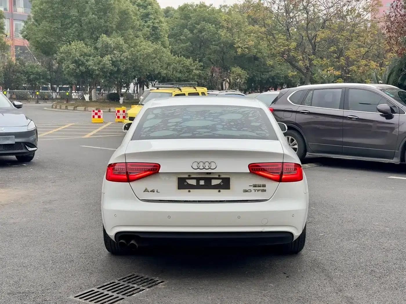 Audi A4L 2016 30 TFSI Classic Edition Automatic Comfort Model — миниатюра 8