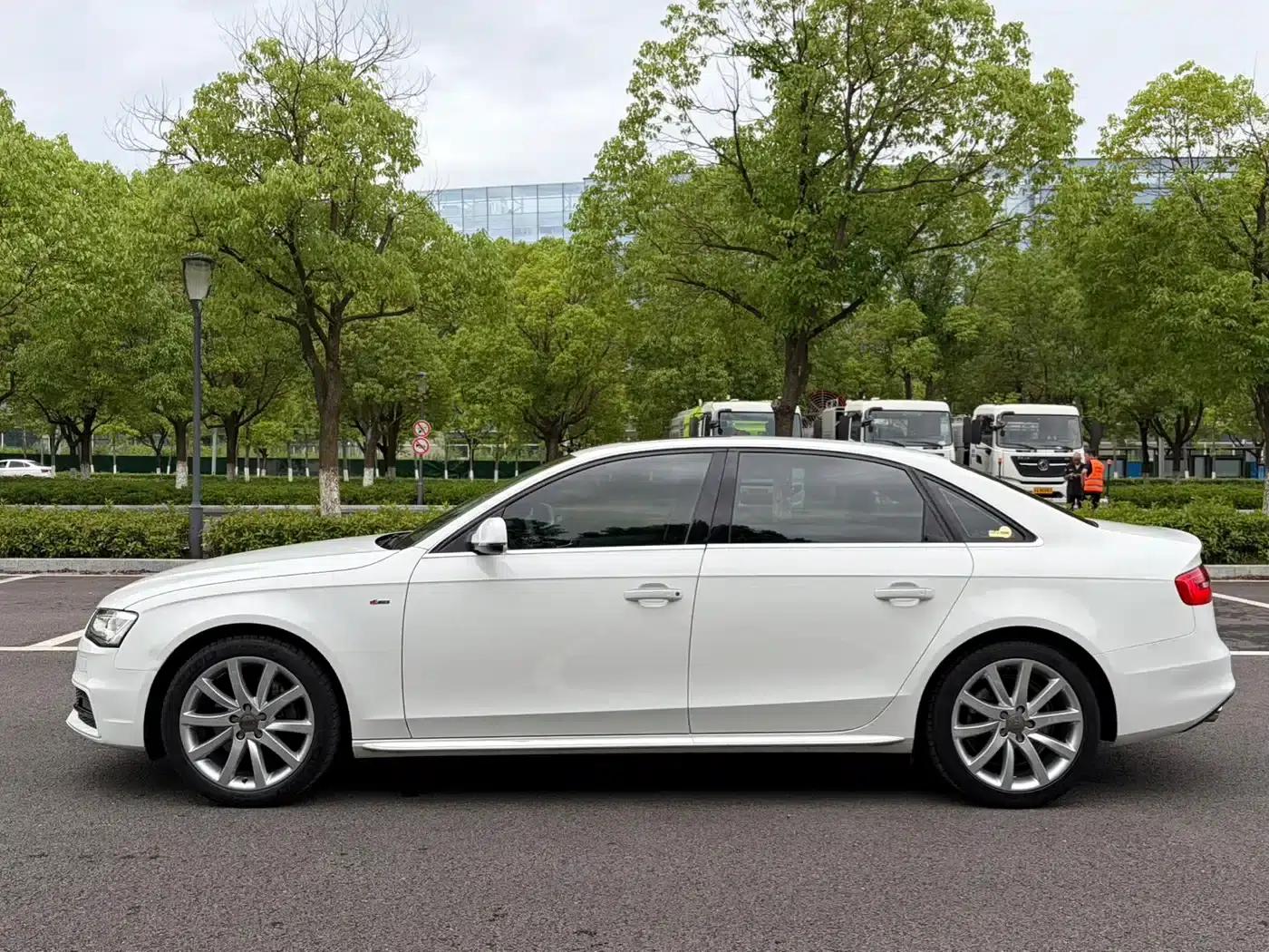Audi A4L 2016 45 TFSI Classic Edition quattro Sport — миниатюра 8