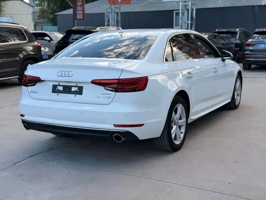 Audi A4L 2017 Plus 40 TFSI Fashion Edition — миниатюра 6