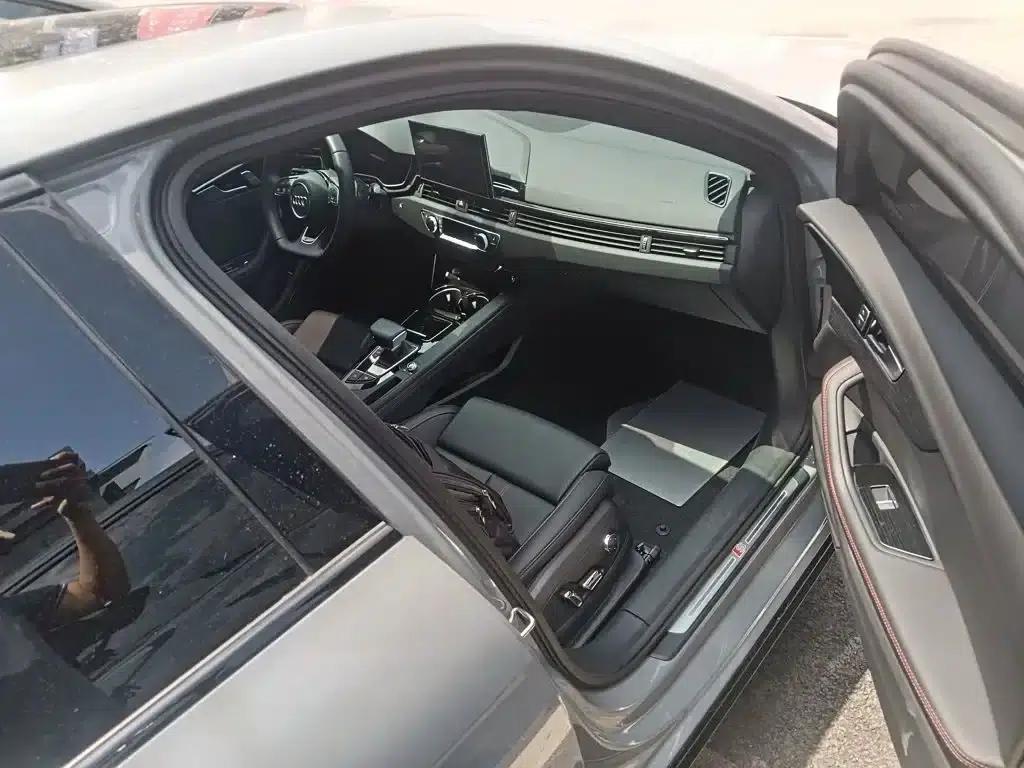 Audi A4L 2025 2 Million Unit Enjoyment Edition 40 TFSI Luxury Dynamic Model — миниатюра 11