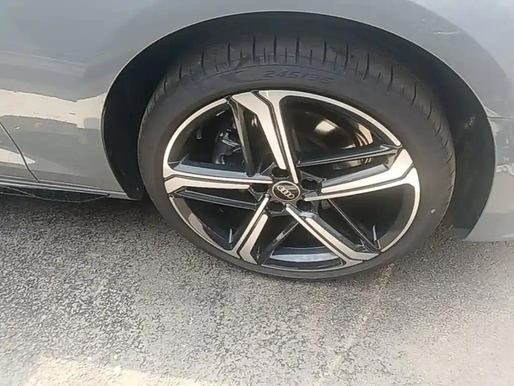 Audi A4L 2025 2 Million Unit Enjoyment Edition 40 TFSI Luxury Dynamic Model — миниатюра 14
