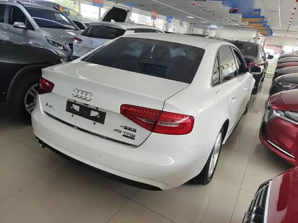 Audi A4L 2015 45 TFSI quattro Sport Edition — миниатюра 7