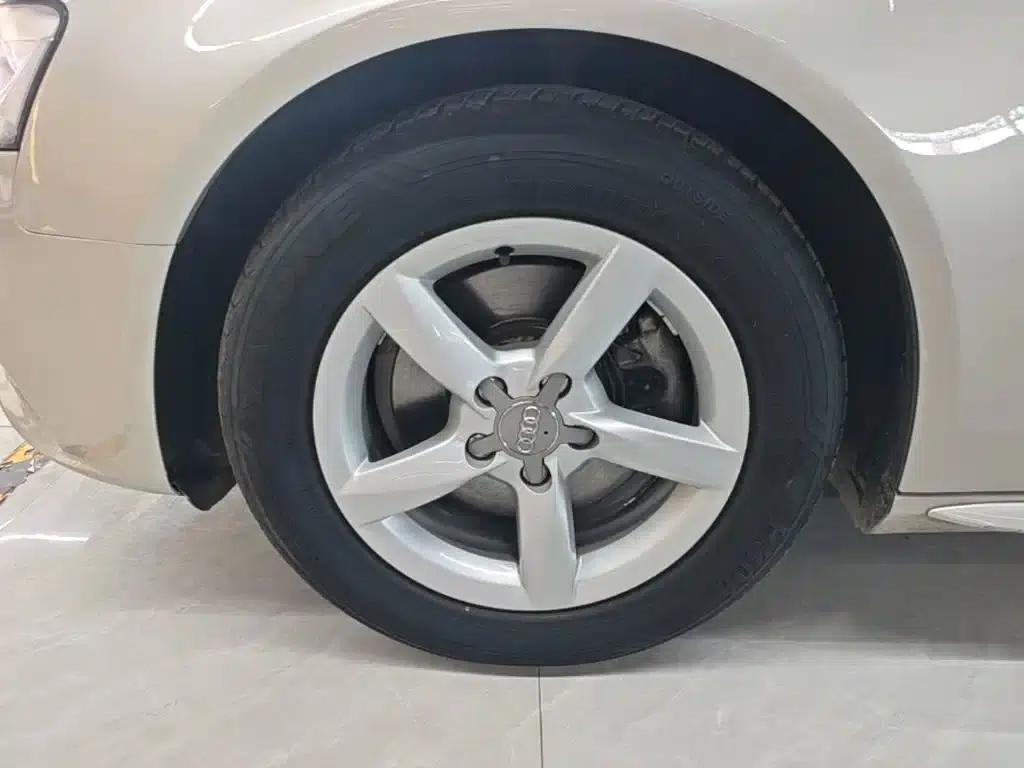 Audi A4L 2015 35 TFSI Automatic Standard Edition — миниатюра 23