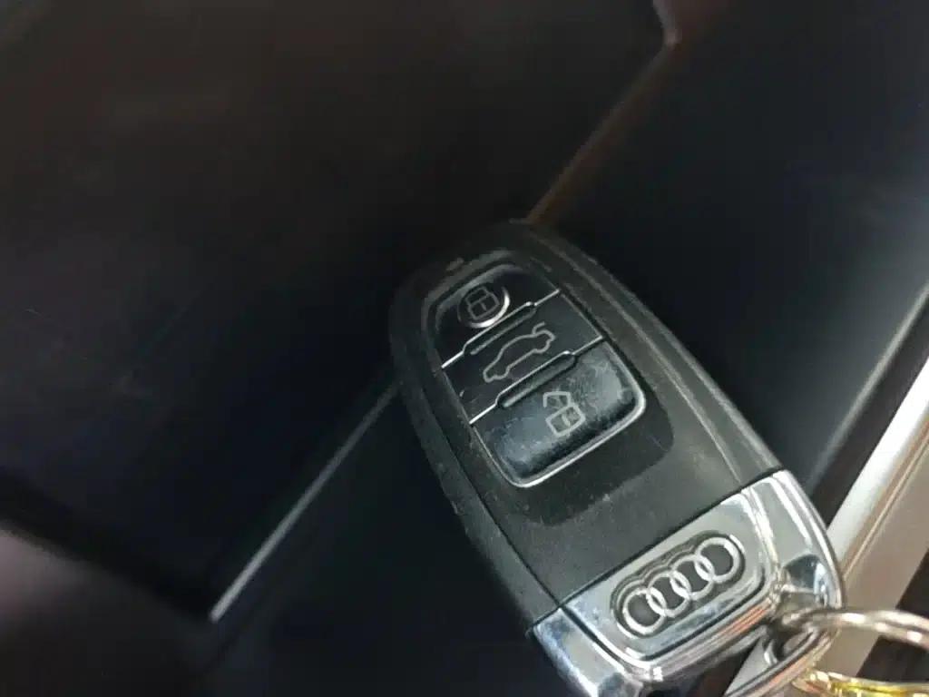Audi A4L 2015 35 TFSI Automatic Standard Edition — миниатюра 9