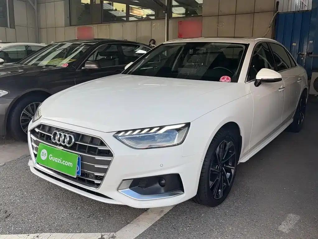 Audi A4L 2022 40 TFSI Luxury Elegance — миниатюра 1