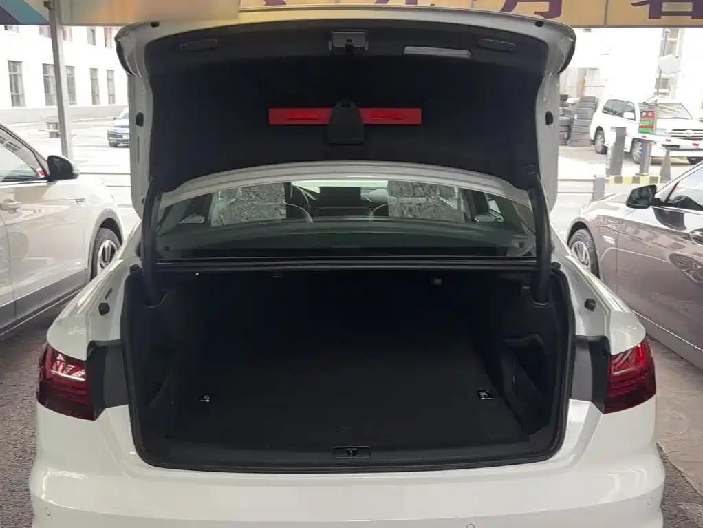 Audi A4L 2022 40 TFSI Luxury Elegance — миниатюра 11