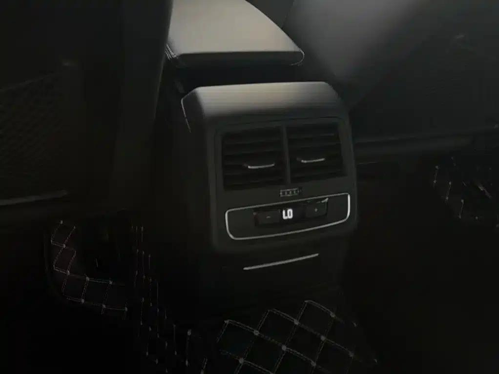 Audi A4L 2022 40 TFSI Luxury Elegance — миниатюра 17
