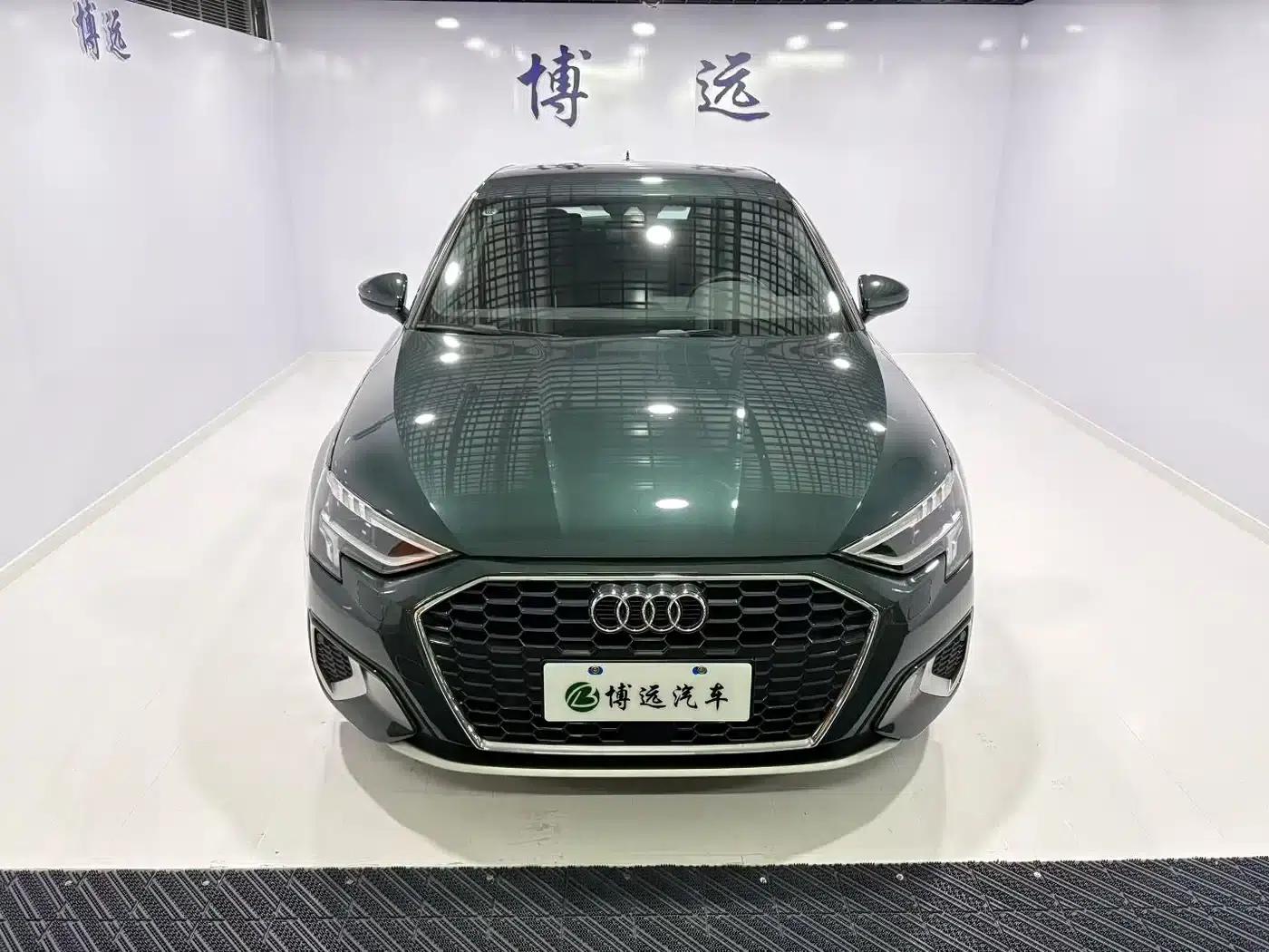 Audi A3 2022 Sportback 35 TFSI Fashionable Elegant Model — миниатюра 1