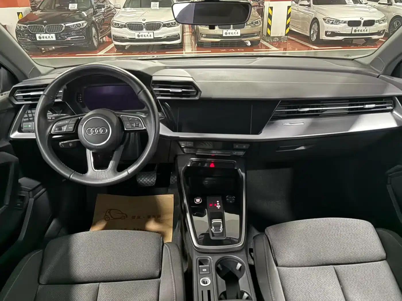 Audi A3 2022 Sportback 35 TFSI Fashionable Elegant Model — миниатюра 8