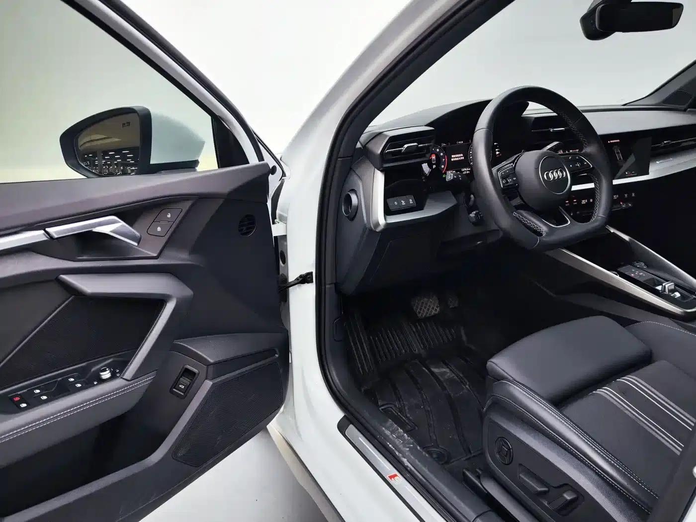 Audi A3 2023 Facelift A3L Limousine 35 TFSI Sporty Edition — миниатюра 7