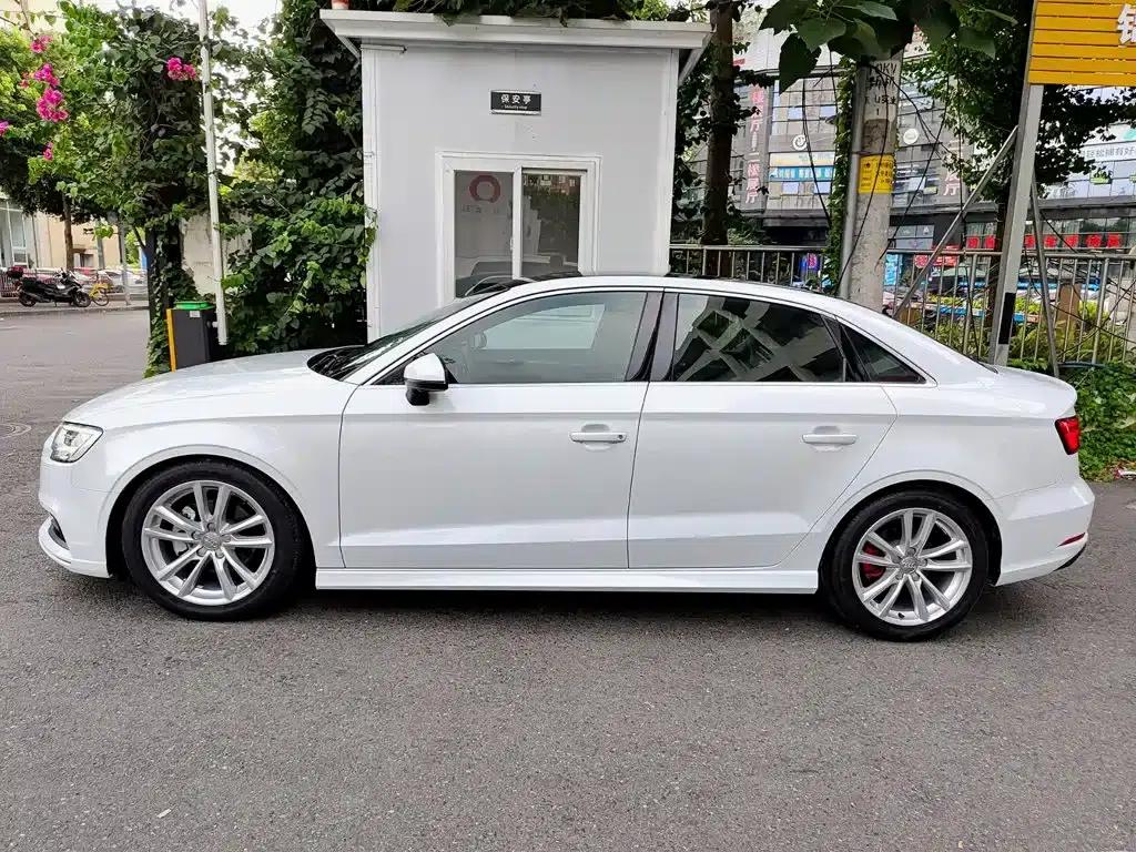 Audi A3 2018 30th Anniversary Edition Limousine 35 TFSI Progressive — миниатюра 3