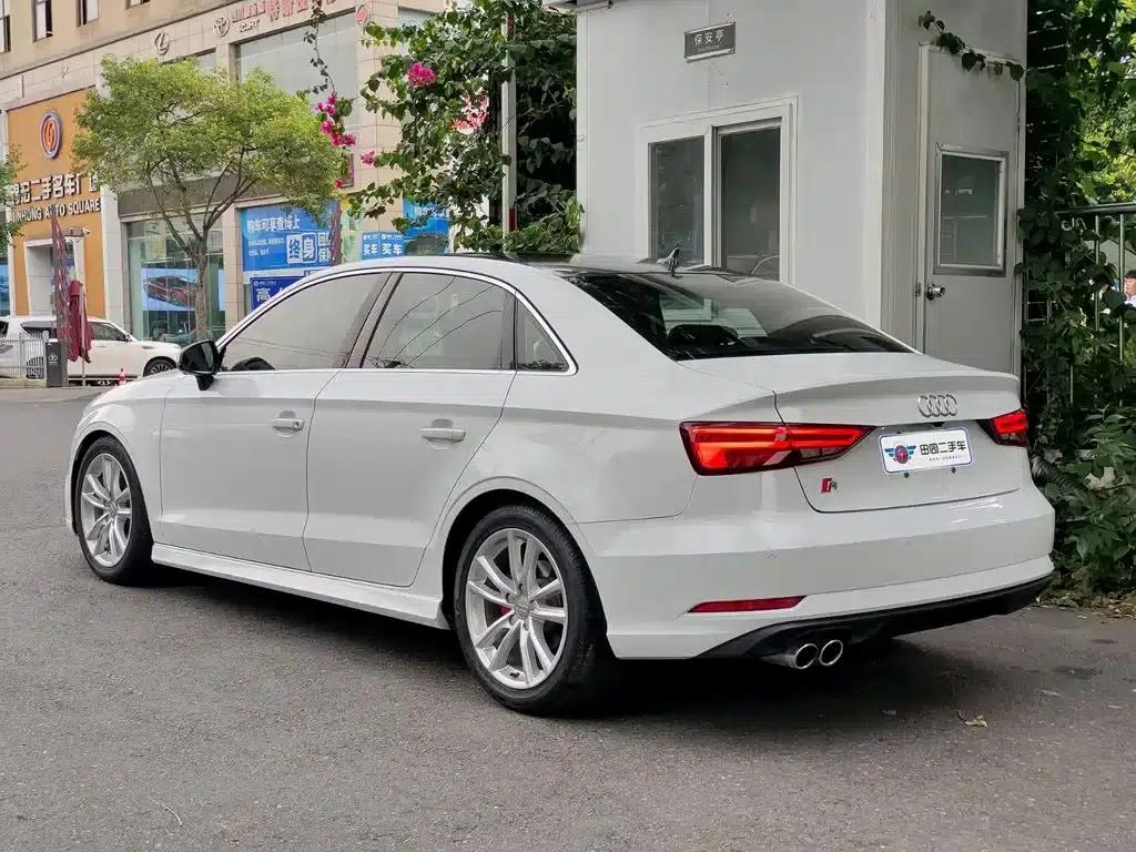 Audi A3 2018 30th Anniversary Edition Limousine 35 TFSI Progressive — миниатюра 4