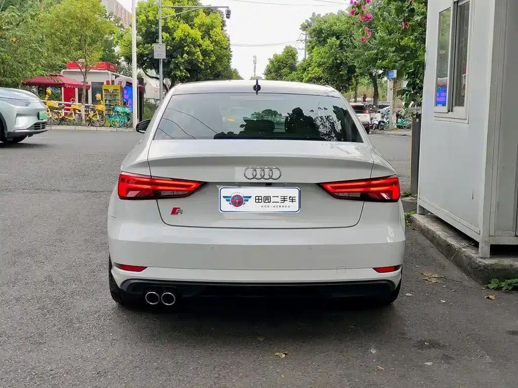 Audi A3 2018 30th Anniversary Edition Limousine 35 TFSI Progressive — миниатюра 5