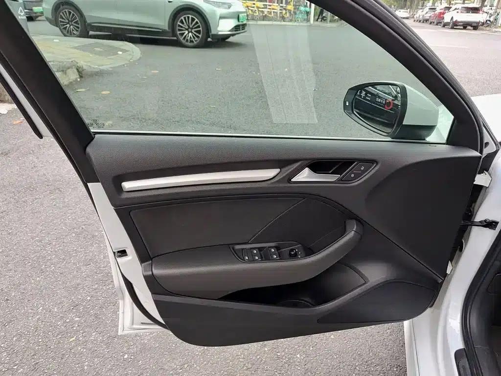 Audi A3 2018 30th Anniversary Edition Limousine 35 TFSI Progressive — миниатюра 6