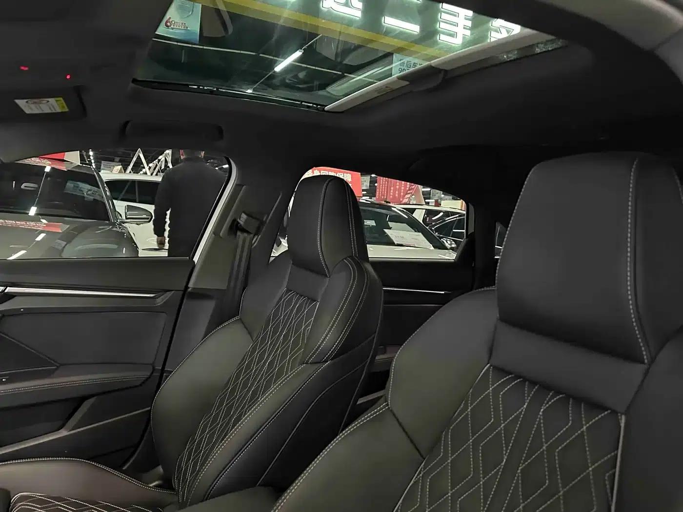 Audi A3 2025 A3L Limousine 35TFSI Flying Spur Premium Edition — миниатюра 14