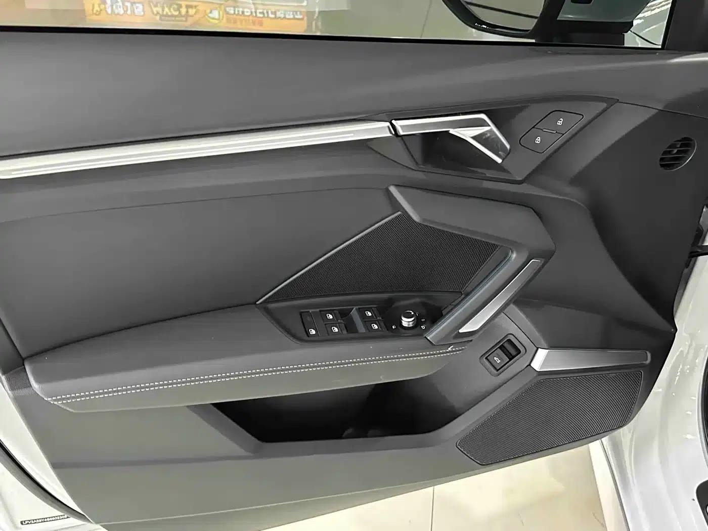 Audi A3 2025 A3L Limousine 35TFSI Flying Spur Premium Edition — миниатюра 15
