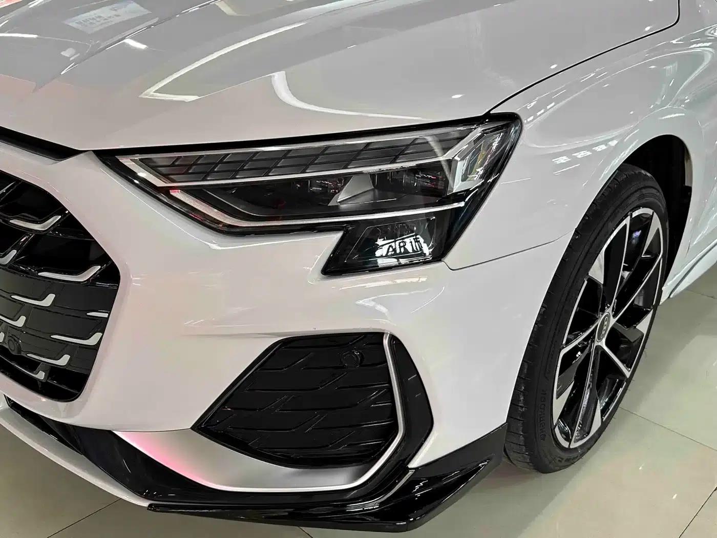 Audi A3 2025 A3L Limousine 35TFSI Flying Spur Premium Edition — миниатюра 18