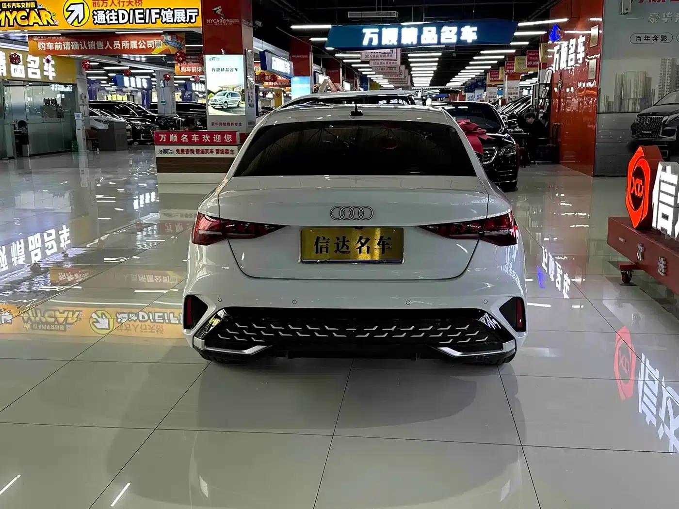 Audi A3 2025 A3L Limousine 35TFSI Flying Spur Premium Edition — миниатюра 4