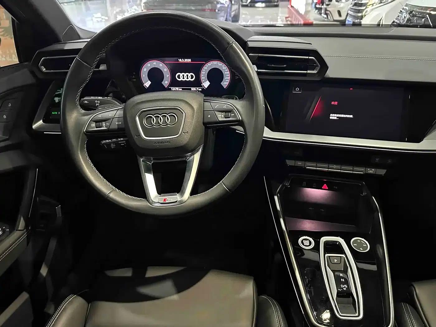Audi A3 2025 A3L Limousine 35TFSI Flying Spur Premium Edition — миниатюра 10