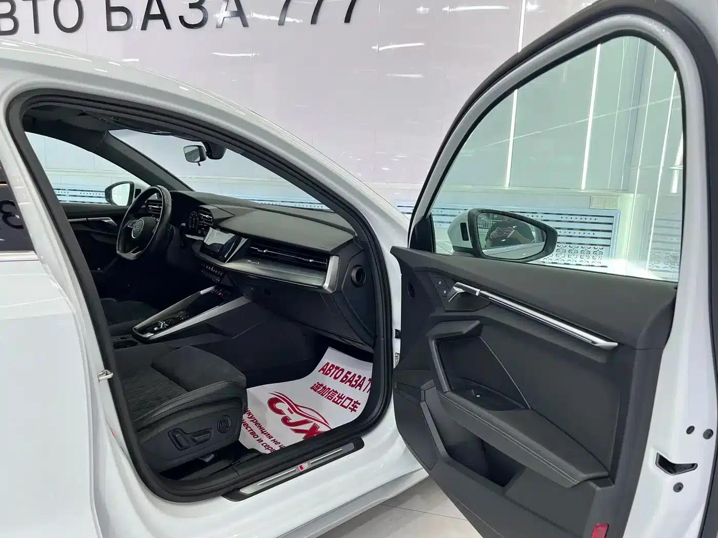 Audi A3 2023 Facelift A3L Limousine 35 TFSI Luxury Sport — миниатюра 18