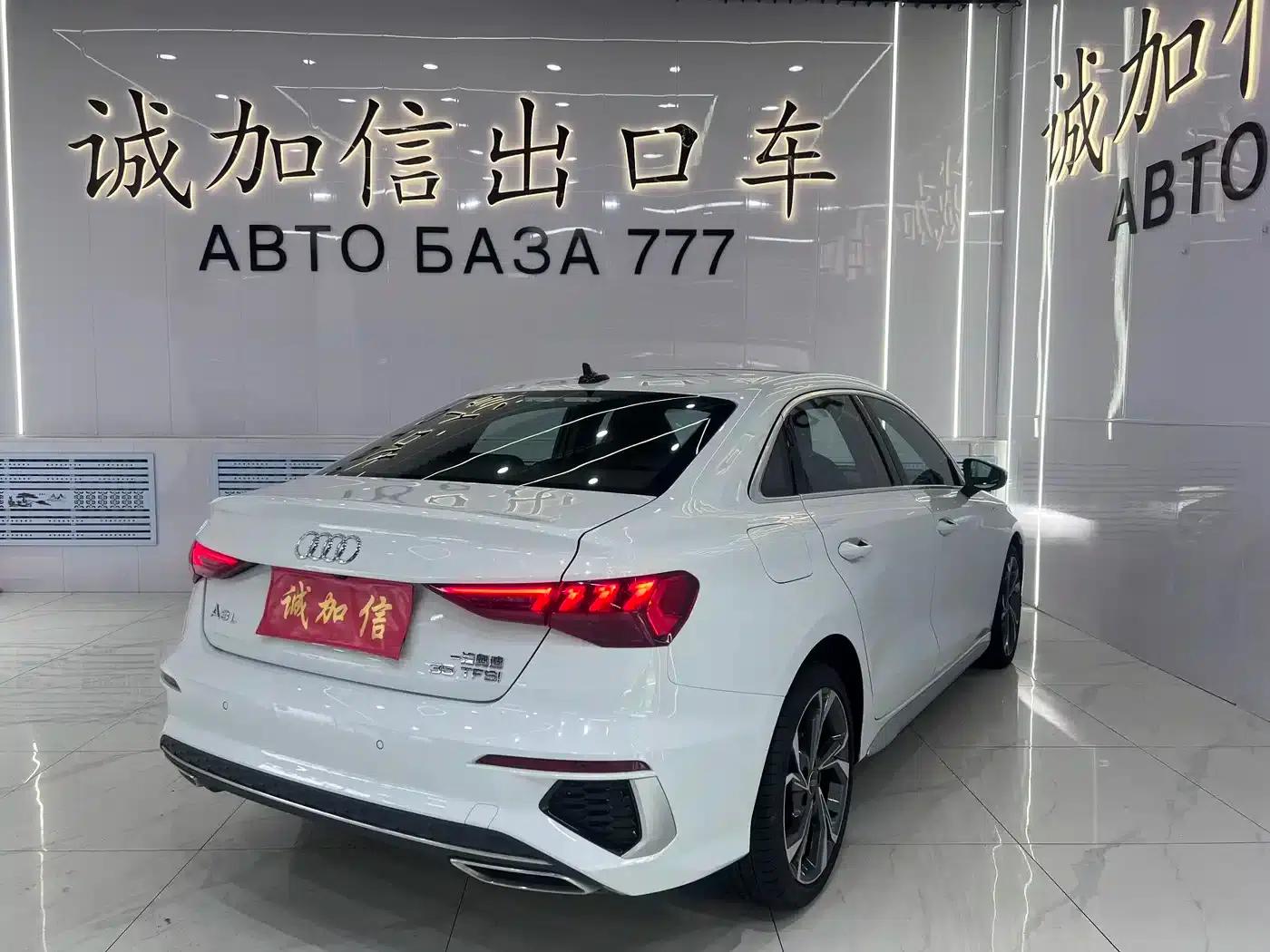 Audi A3 2023 Facelift A3L Limousine 35 TFSI Luxury Sport — миниатюра 4