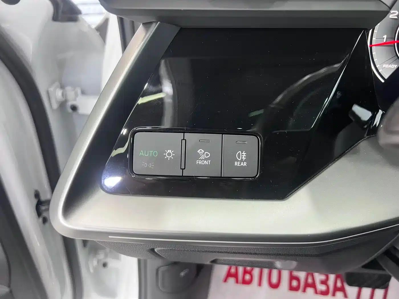 Audi A3 2023 Facelift A3L Limousine 35 TFSI Luxury Sport — миниатюра 8