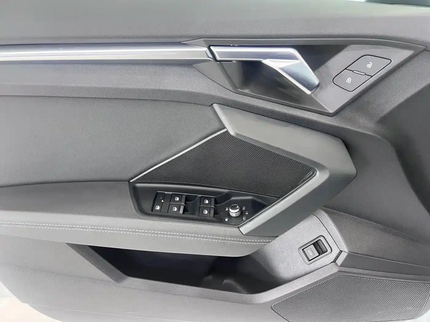 Audi A3 2023 Facelift A3L Limousine 35 TFSI Luxury Sport — миниатюра 9