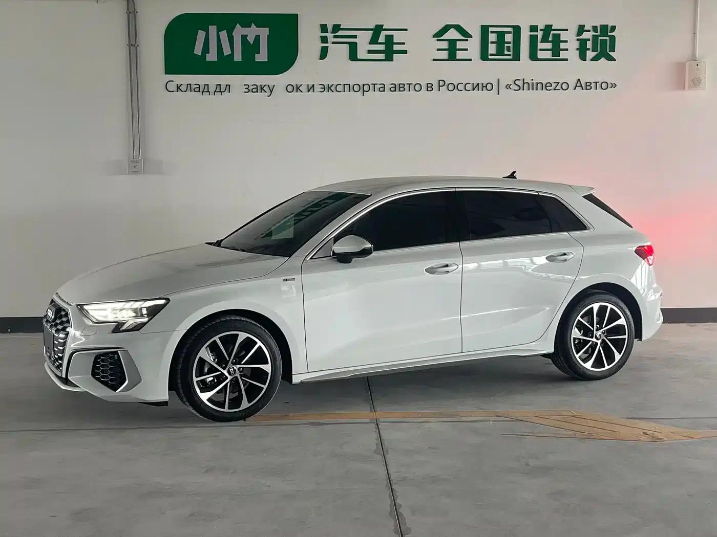 Audi A3 2023 Facelift Sportback 35 TFSI Progressive Sport — миниатюра 1
