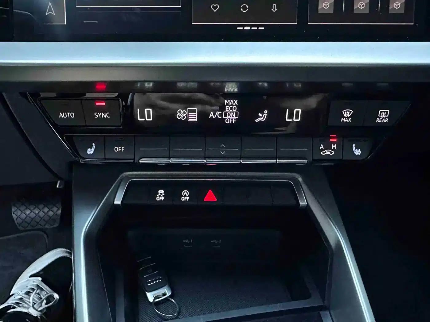 Audi A3 2022 Sportback 35 TFSI Progressive Sport — миниатюра 12