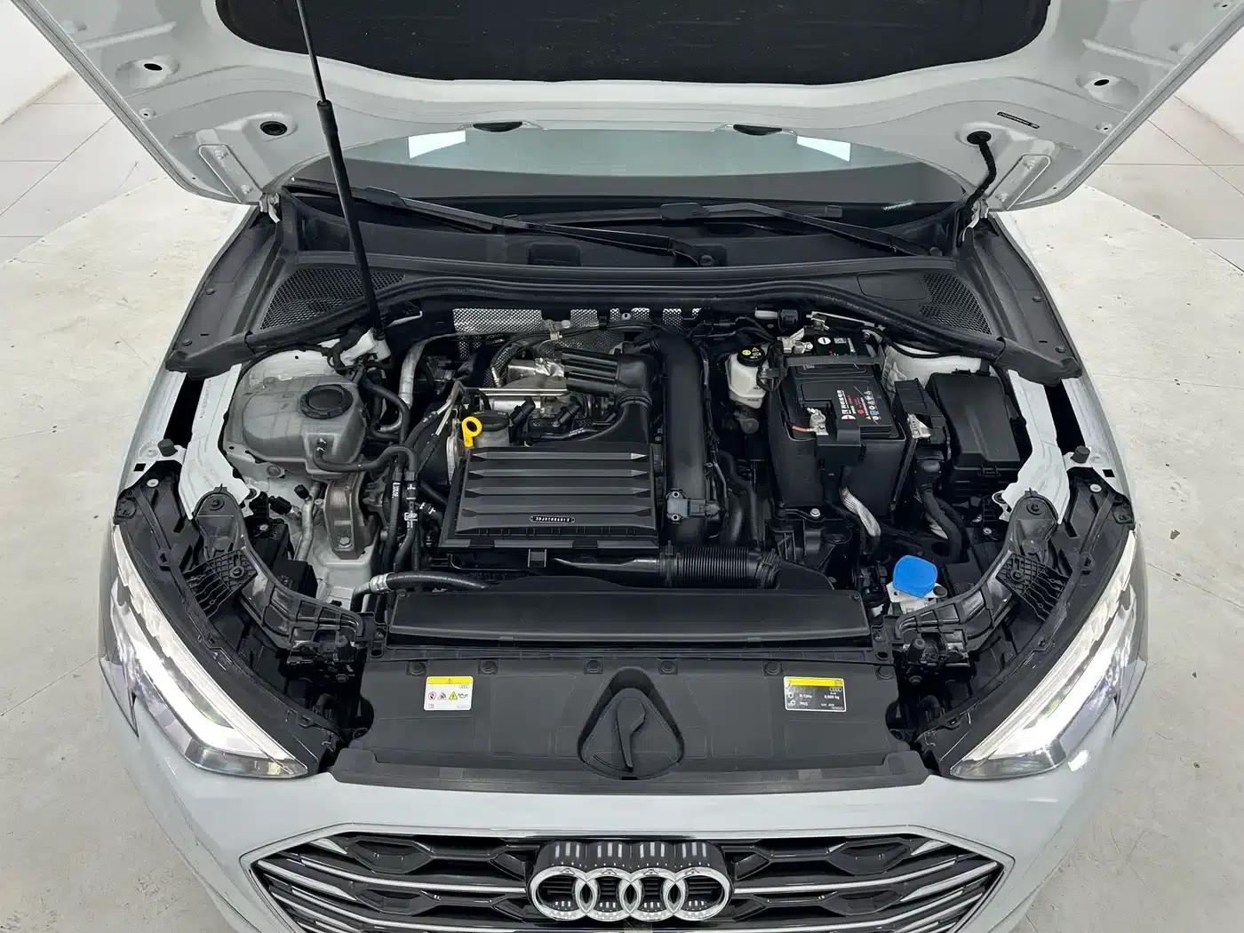 Audi A3 2023 Facelift A3L Limousine 35 TFSI Fashionable Elegant Model — миниатюра 17