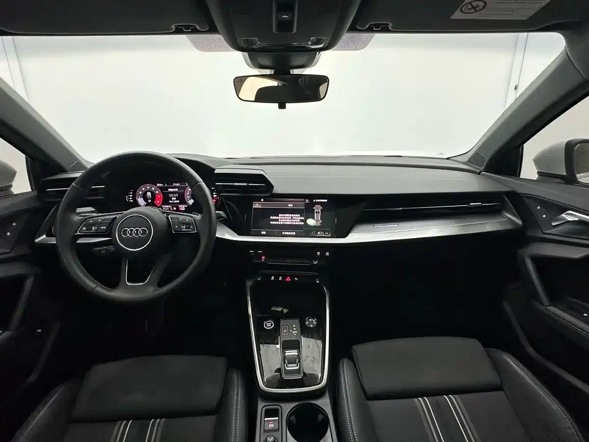 Audi A3 2023 Facelift Sportback 35 TFSI Fashion Sporty Model — миниатюра 12