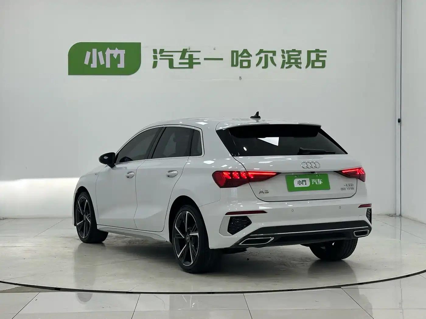 Audi A3 2023 Facelift Sportback 35 TFSI Fashion Sporty Model — миниатюра 4