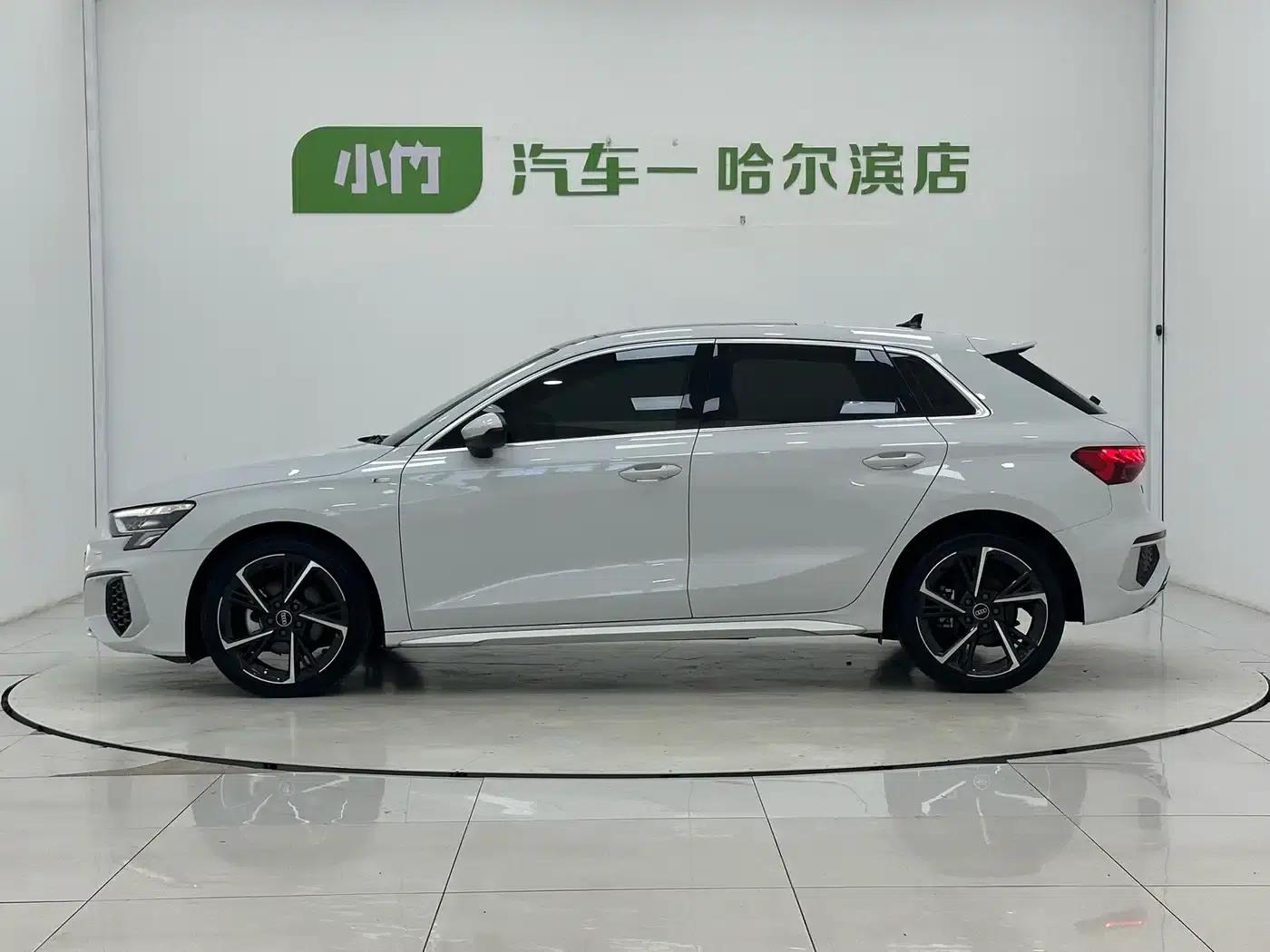 Audi A3 2023 Facelift Sportback 35 TFSI Fashion Sporty Model — миниатюра 5
