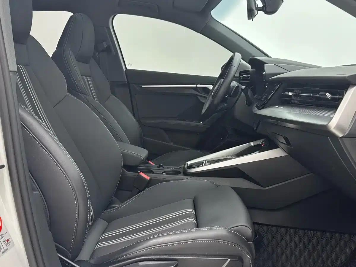 Audi A3 2023 Facelift Sportback 35 TFSI Fashion Sporty Model — миниатюра 9