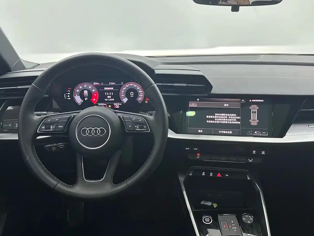 Audi A3 2023 Facelift Sportback 35 TFSI Fashion Sporty Model — миниатюра 10