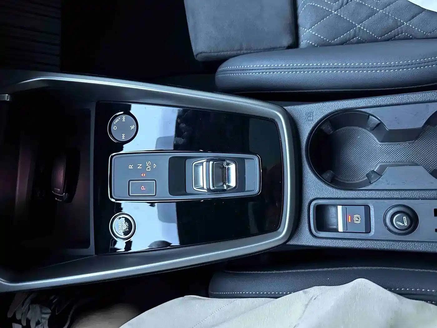 Audi A3 2023 Facelift Sportback 35 TFSI Luxury Sport — миниатюра 15