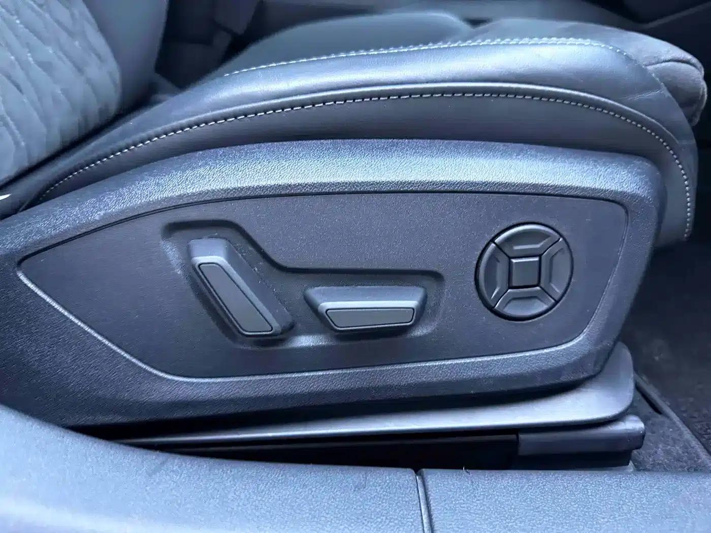 Audi A3 2023 Facelift Sportback 35 TFSI Luxury Sport — миниатюра 16
