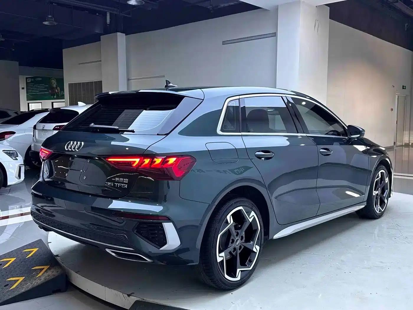 Audi A3 2023 Facelift Sportback 35 TFSI Luxury Sport — миниатюра 5