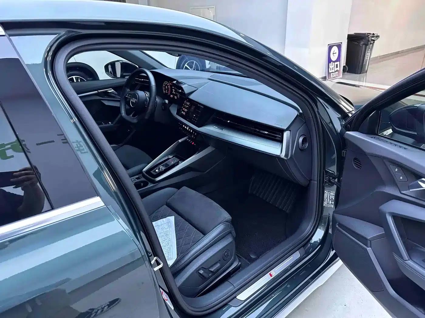 Audi A3 2023 Facelift Sportback 35 TFSI Luxury Sport — миниатюра 10