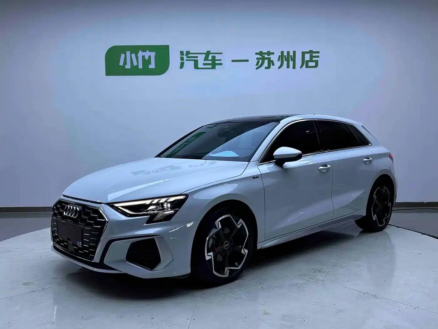Audi A3 2023 Sportback 35 TFSI Luxury Sport — миниатюра 1