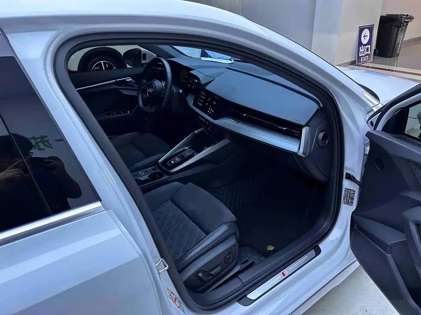 Audi A3 2023 Sportback 35 TFSI Luxury Sport — миниатюра 11