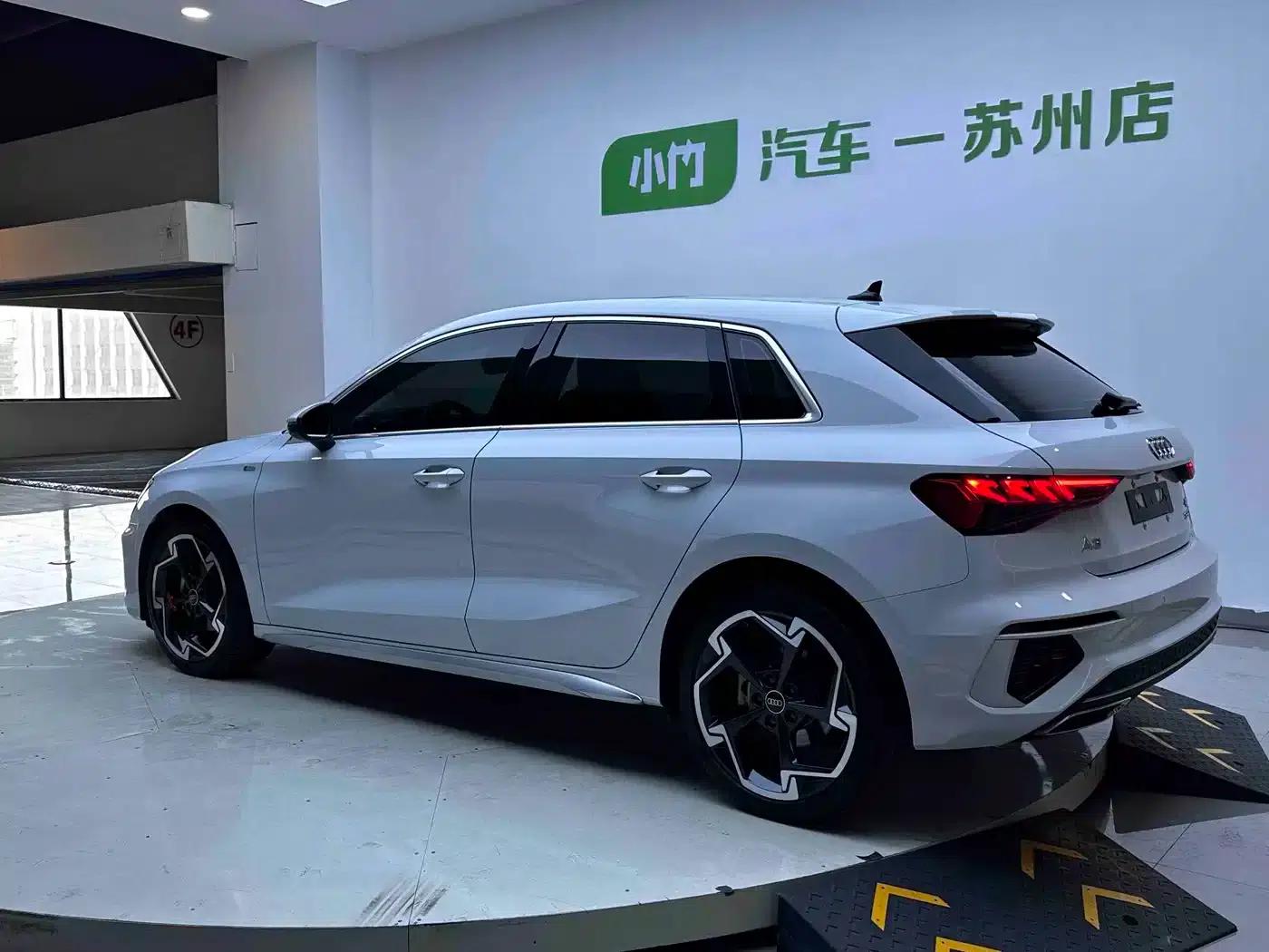 Audi A3 2023 Sportback 35 TFSI Luxury Sport — миниатюра 4